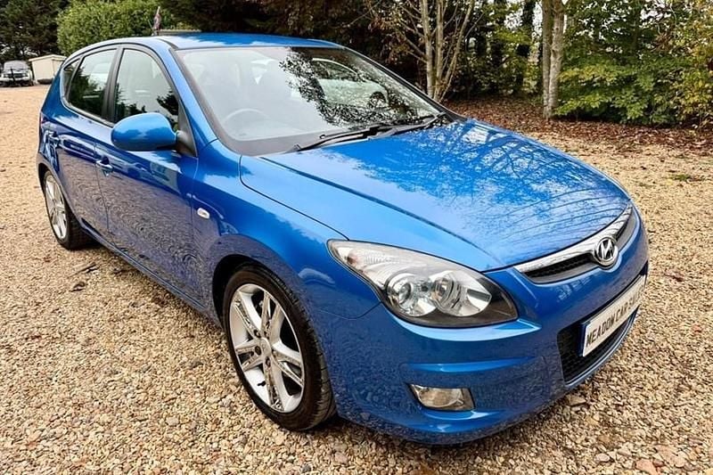 Blue Used 2010 Hyundai i30 Premium Hatchback | £1,450 (Good price) - Image 1/1