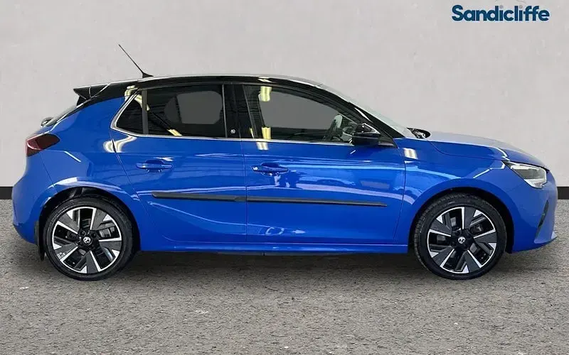Second-hand Vauxhall Corsa-e Elite 100 kW (136 CP) 2020 Albastru Hatchback