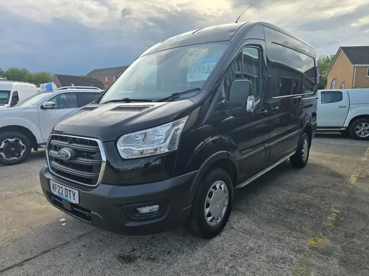 Second-hand Ford Transit Trend 130 CP (95 kW) 2022 Negru Van