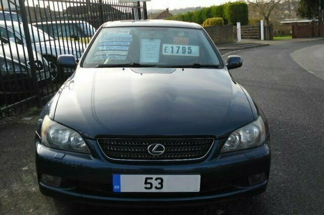 Used Lexus IS200 153 HP (112 kW) 2004 Sedan