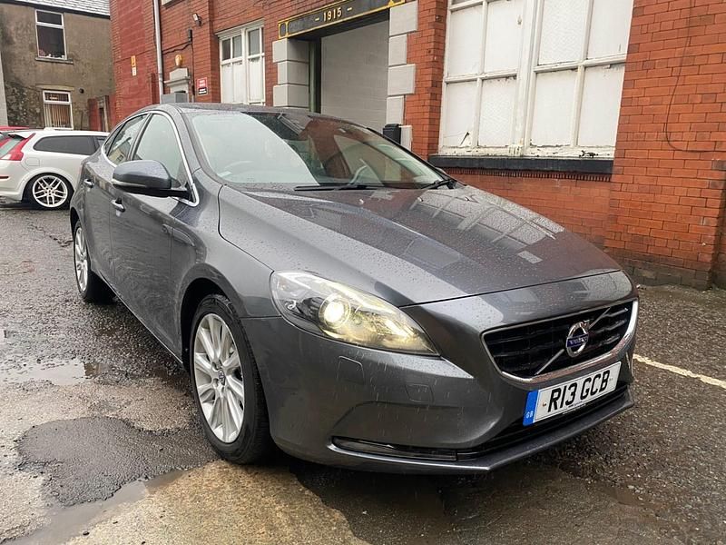 Grey Used 2013 Volvo V40 SE Lux Hatchback | £5,395 (Fair price) - Image 1/4