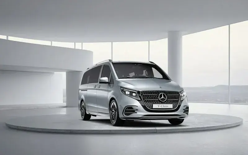 New Mercedes V300 Premium 237 HP (174 kW) 2025 MPV