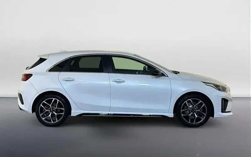 Used Kia Ceed GT-Line 120 HP (88 kW) 2021 White Hatchback