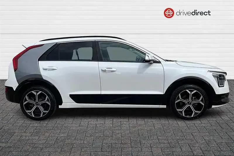 Used Kia Niro 2023 White SUV