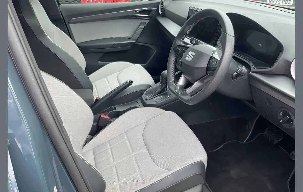 New Seat Arona FR First Edition 115 HP (84 kW) 2026 Blue SUV