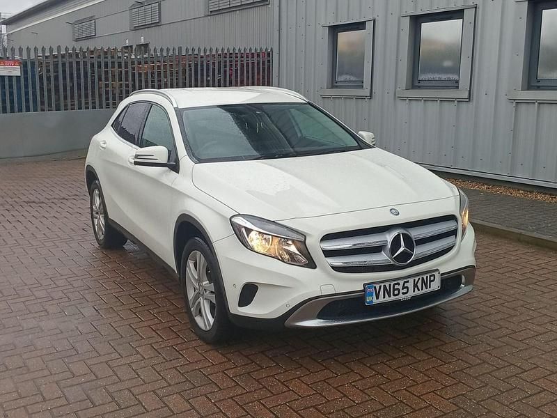 White Used 2015 Mercedes 200 Estate | £10,000 (Fair price) - Image 1/4