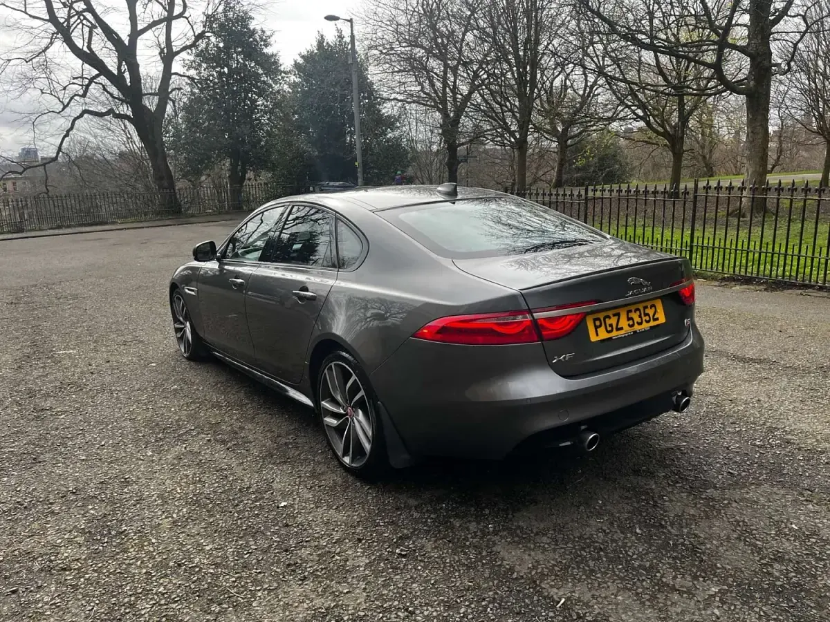 Begagnad Jaguar XF S 300 HK (220 kW) 2016 Grå Sedan