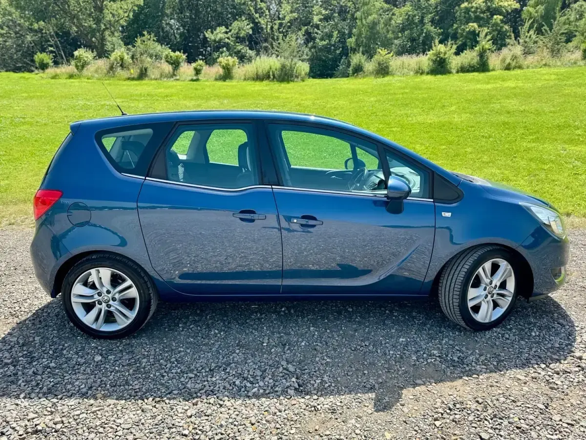 Used Vauxhall Meriva 2016 Blue MPV