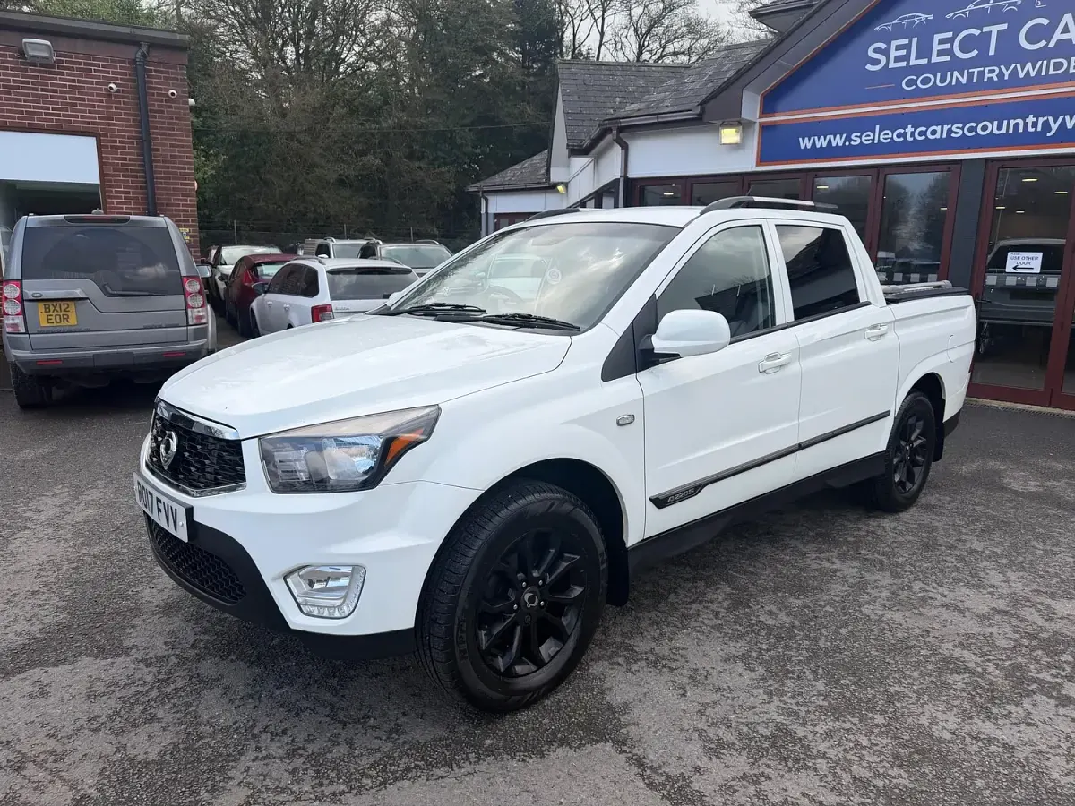 Used SsangYong Musso 178 HP (130 kW) 2017 White Pickup
