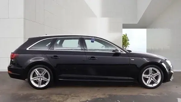 Usado Audi A4 S-Line 150 HP (110 kW) 2018 Preto Carrinha