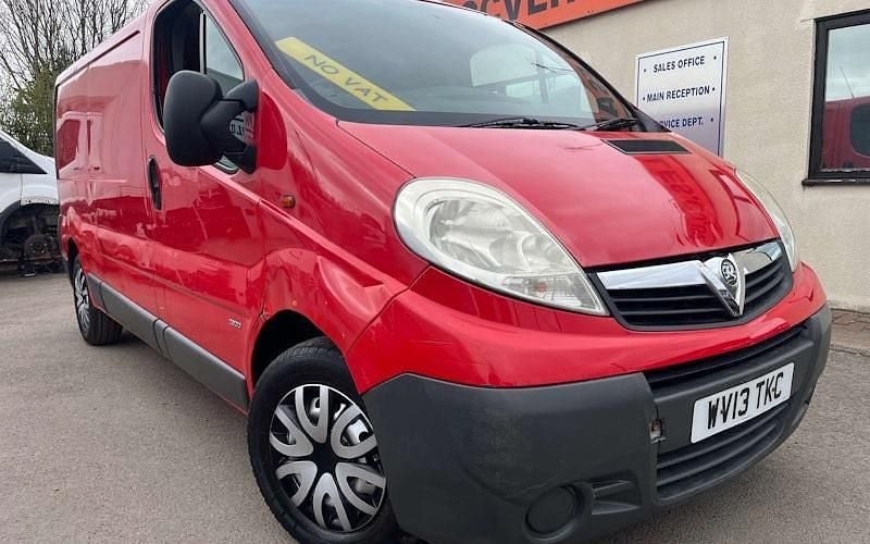 Used Vauxhall Vivaro 90 HP (66 kW) 2013 Red MPV