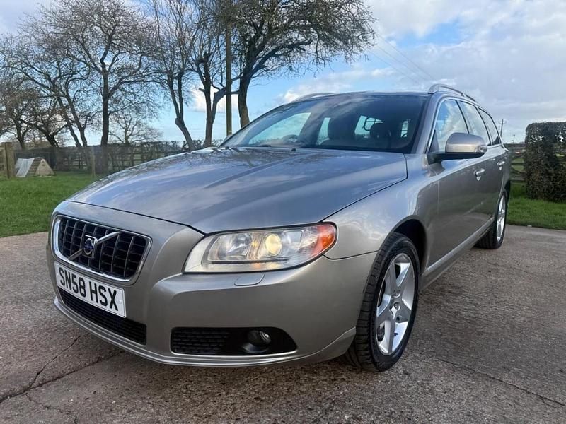 Second-hand Volvo V70 SE Lux 2008 Auriu Break