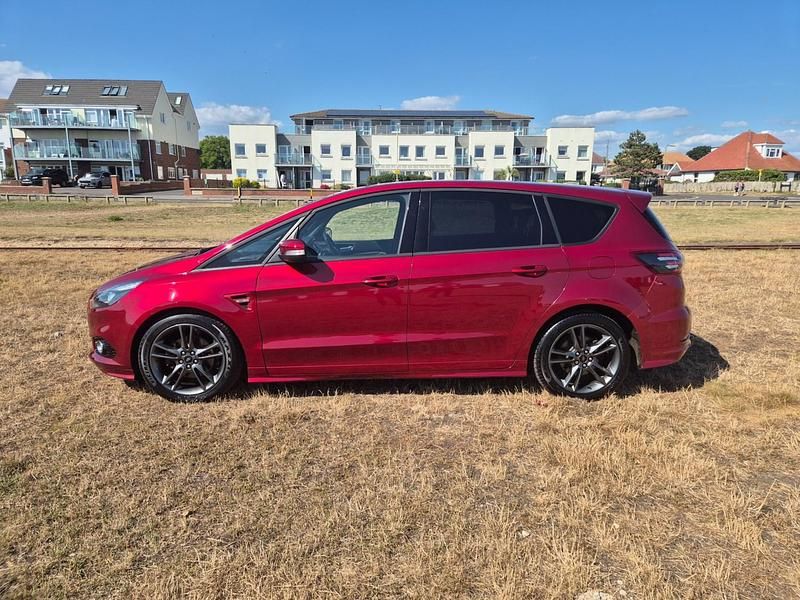 Pearlescent ruby red Used 2018 Ford S-MAX ST-Line MPV | £19,995 - Image 1/4