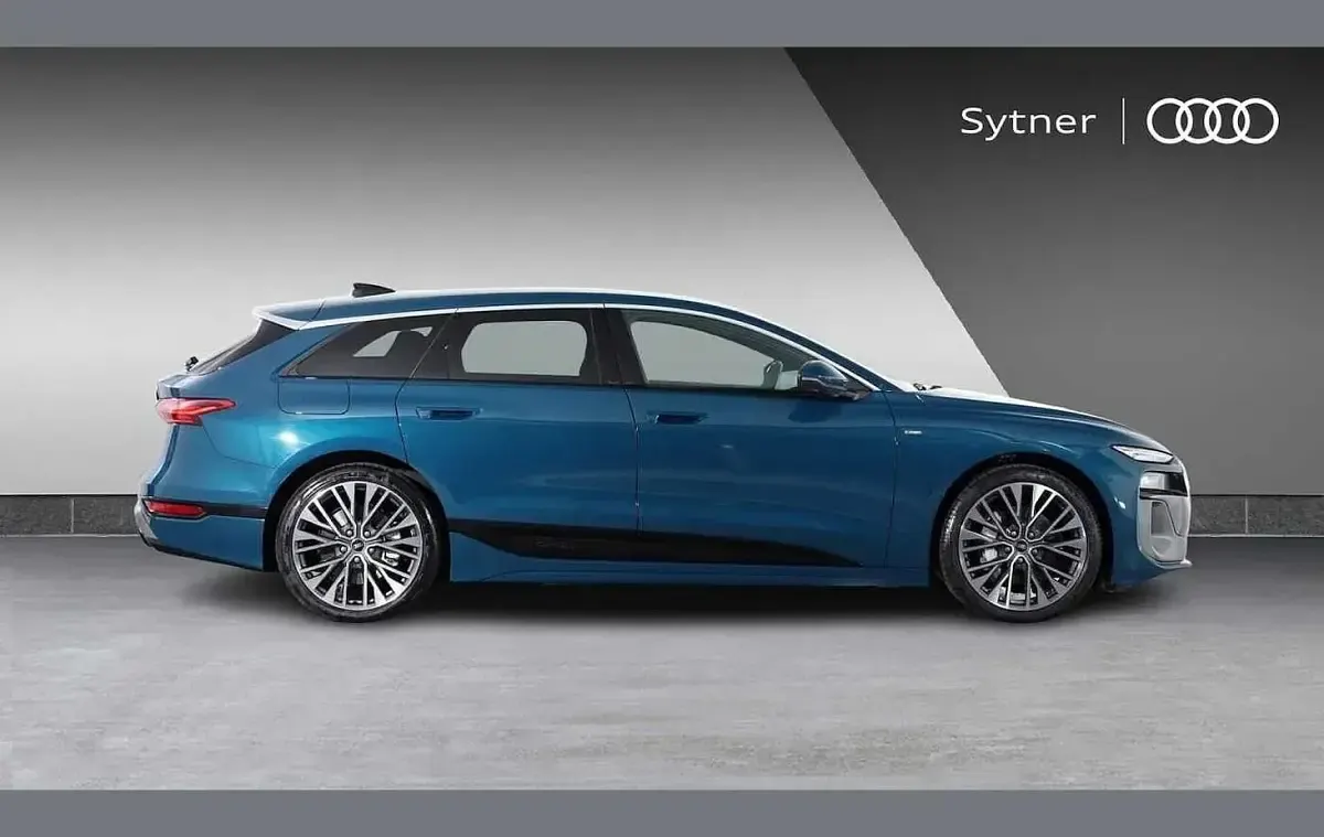 Used Audi A6 e-tron S-Line 269 kW (367 HP) 2025 Blue Estate