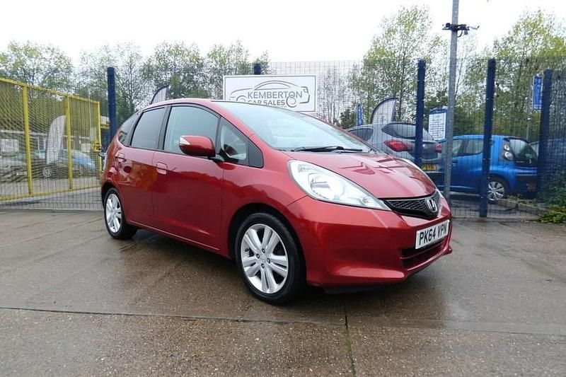 Red Used 2014 Honda Jazz ES Hatchback | £4,695 (Good price) - Image 1/4