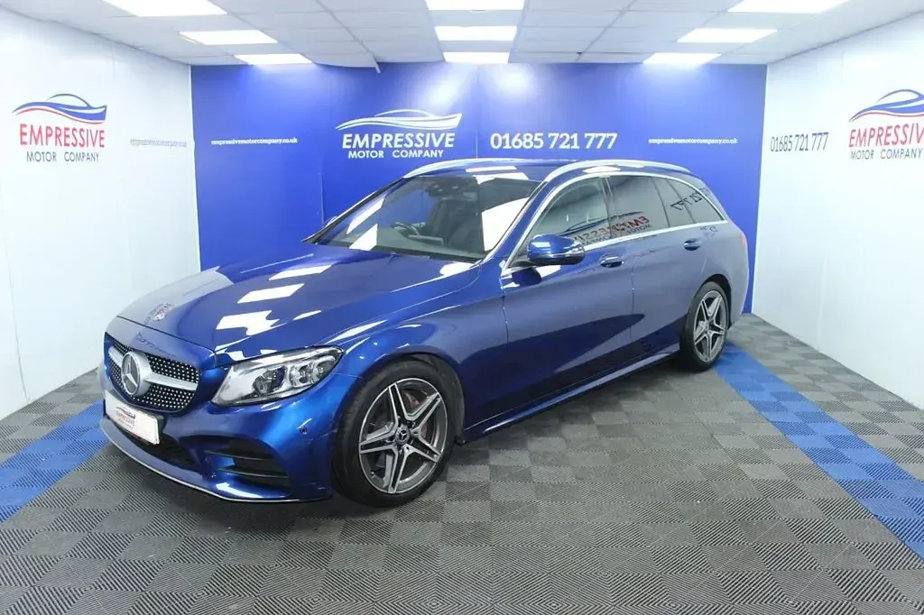 Usado Mercedes C220 AMG Line Premium 194 HP (142 kW) 2019 Azul Carrinha