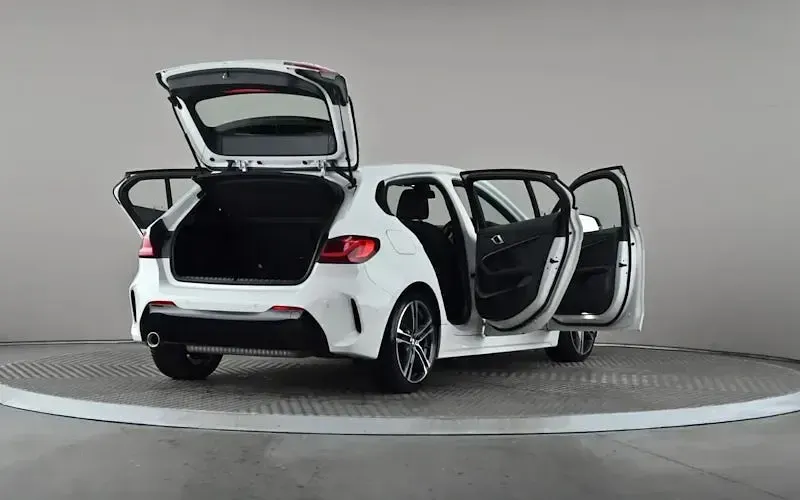 Used BMW 118 M Sport 136 HP (100 kW) 2022 White Hatchback