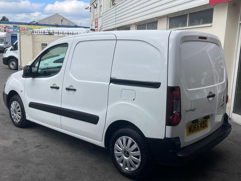 Używany Citroën Berlingo 75 KM (55 kW) 2016 Biały Minivan