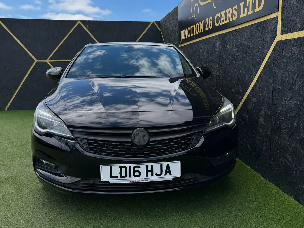 Used Vauxhall Astra Elite 160 HP (117 kW) 2016 Black Hatchback