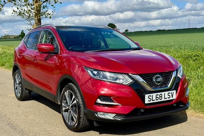 Red Used 2018 Nissan Qashqai N-Connecta SUV | £11,250 (Good price) - Image 1/1
