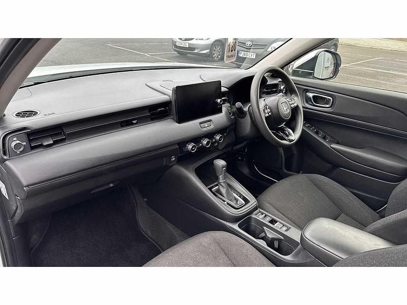 Used Honda HR-V Elegance 131 HP (96 kW) 2023 Platinum white SUV