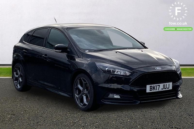 Used Ford Focus ST 250 HP (183 kW) 2016 Black Hatchback