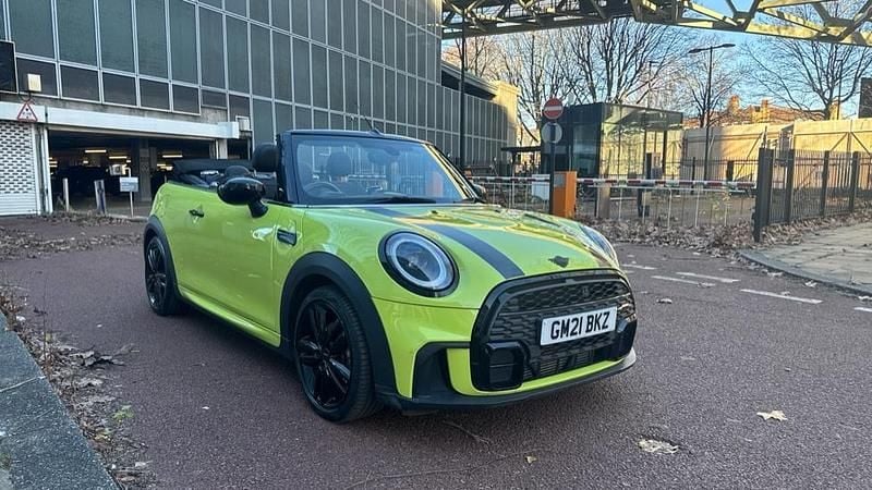 Used Mini Cooper Sport 134 HP (98 kW) 2021 Yellow Hatchback