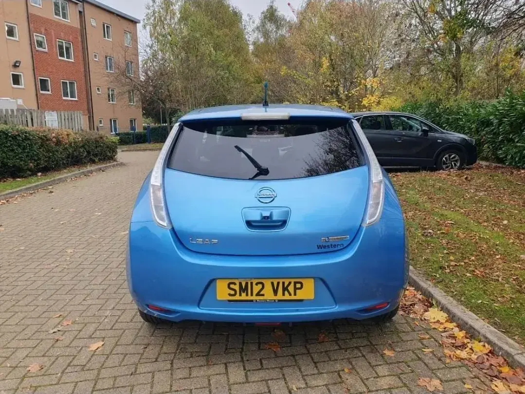 Used Nissan Leaf 80 kW (109 HP) 2012 Blue Hatchback