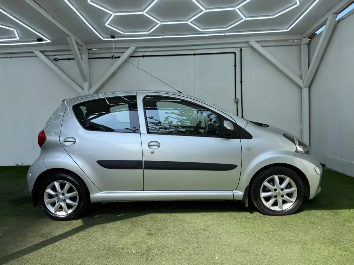 Usado Toyota Aygo Platinum 2008 Prateado Citadino