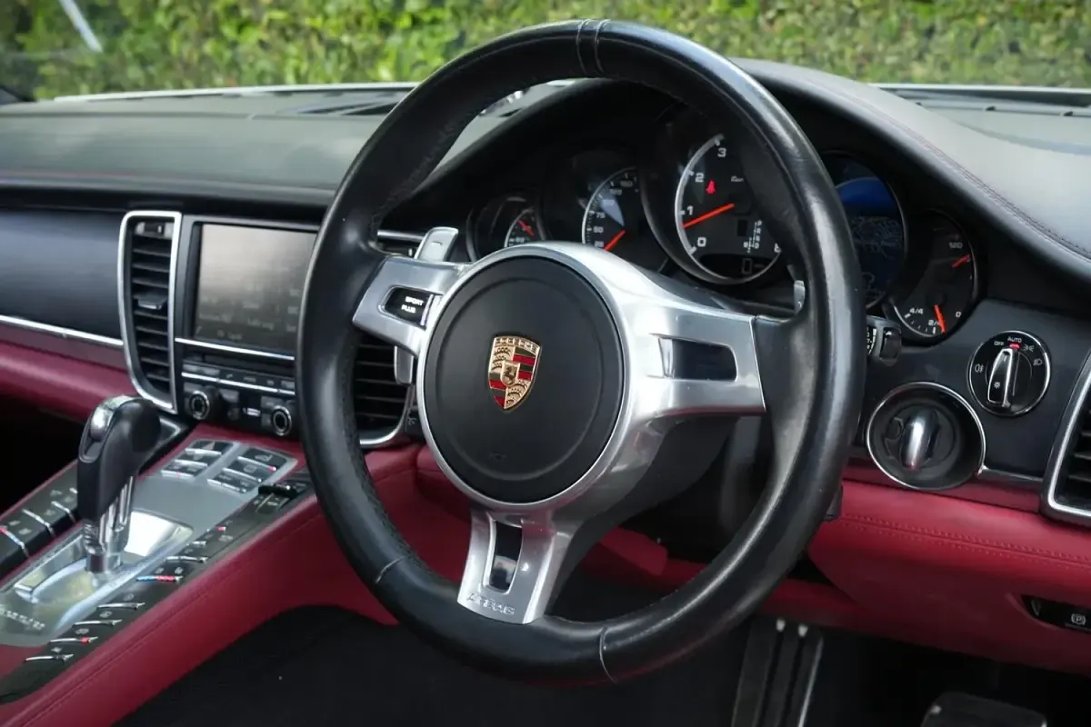 Used Porsche Panamera Turbo S 562 HP (413 kW) 2015 Silver Hatchback