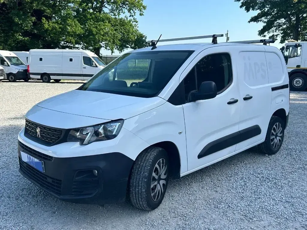 Used Peugeot Partner 131 HP (96 kW) 2020 White MPV