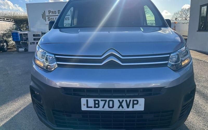 Used Citroën Berlingo 102 HP (75 kW) 2021 MPV