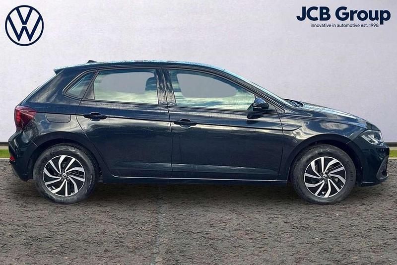 Used VW Polo Life 80 HP (58 kW) 2024 Black Hatchback