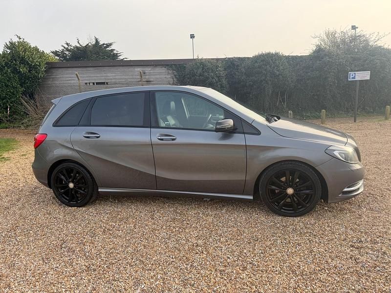 Used Mercedes B200 136 HP (100 kW) 2014 Grey MPV