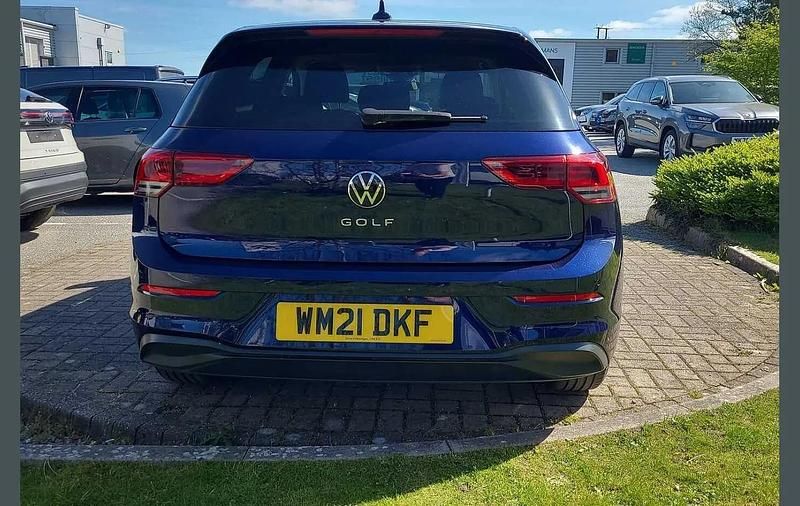 Used VW Golf VIII Life 147 HP (108 kW) 2021 Blue Hatchback