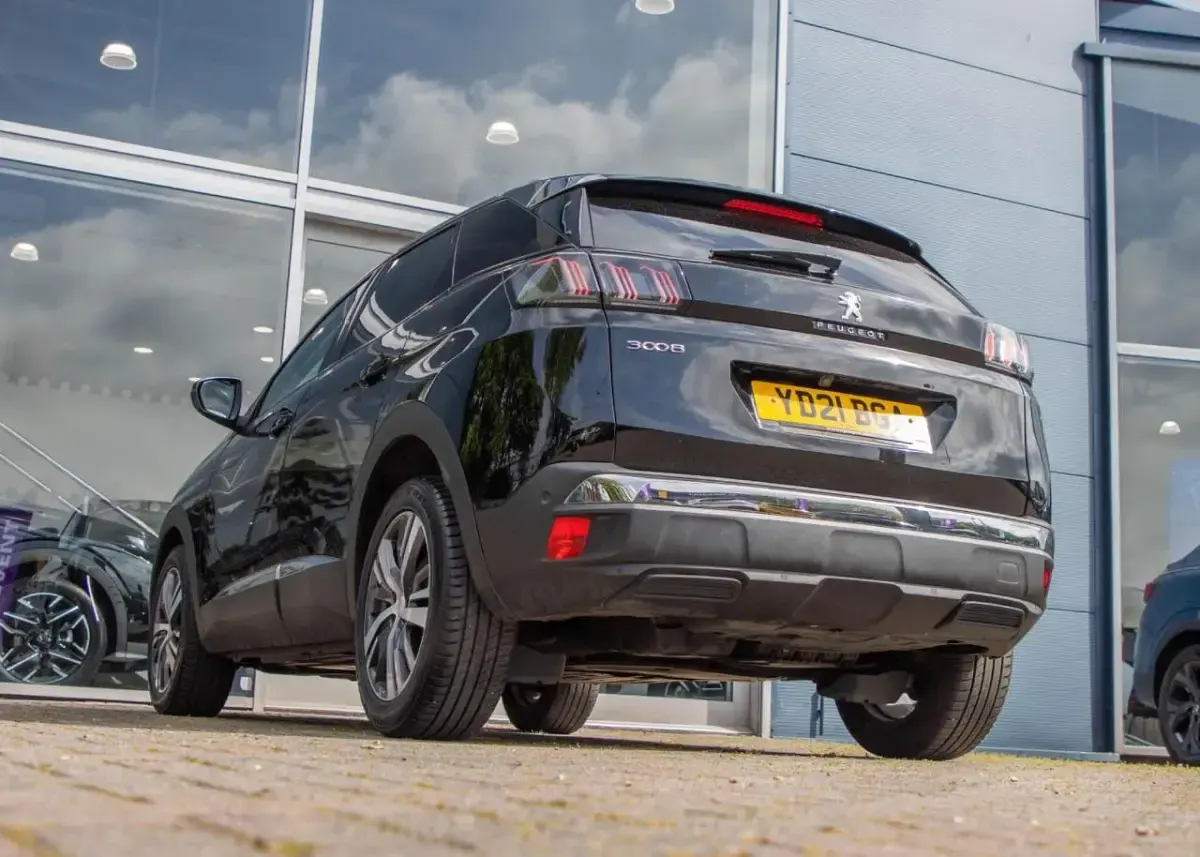 Used Peugeot 3008 Allure Premium 129 HP (94 kW) 2021 Black SUV