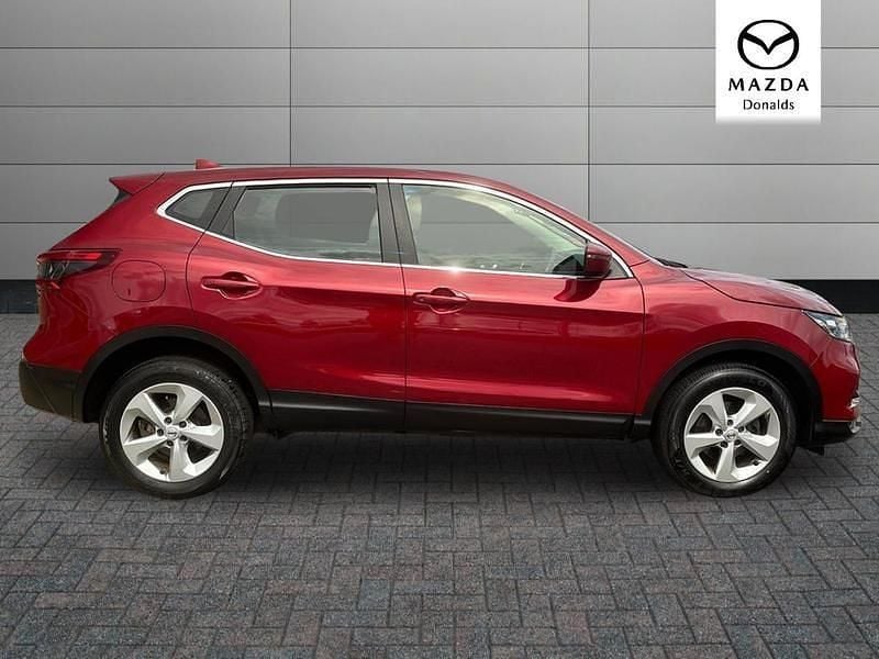 Used Nissan Qashqai Acenta Premium 2019 Red SUV