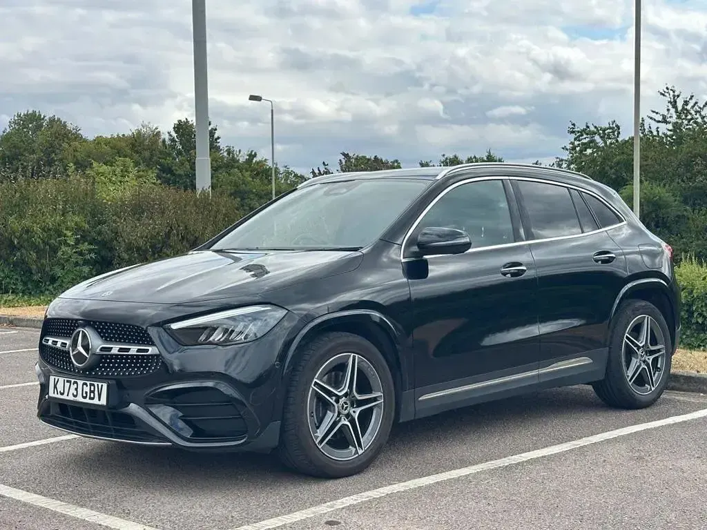 Used Mercedes GLA200 Executive 163 HP (119 kW) 2024 Black SUV