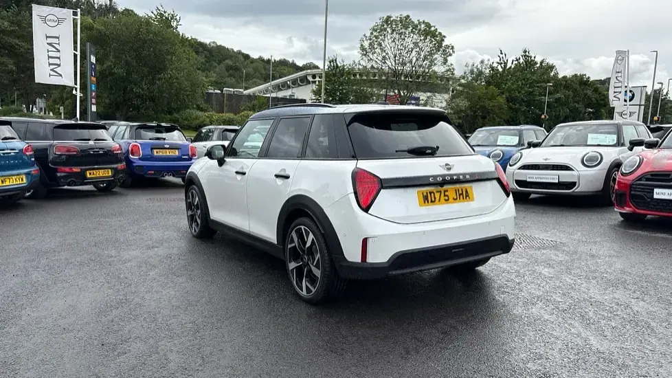 Used Mini Cooper S Hatch 201 HP (147 kW) 2025 White Hatchback