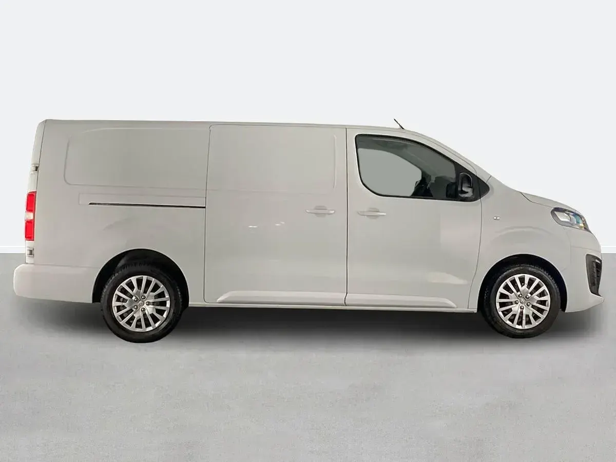 Used Vauxhall Vivaro 100 HP (73 kW) 2023 White MPV