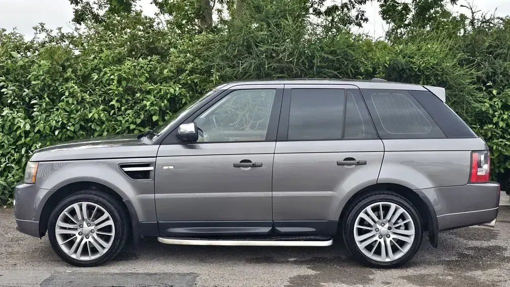 Used Land Rover Range Rover HSE 271 HP (199 kW) 2010 Grey SUV