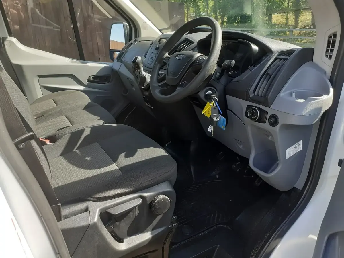 Used Ford Transit 130 HP (95 kW) 2018 White Van