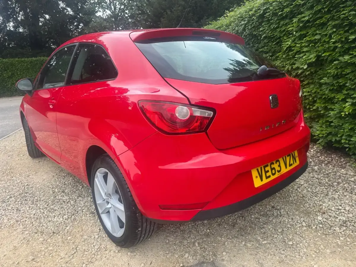 Begagnad Seat Ibiza 2014 Röd Halvkombi