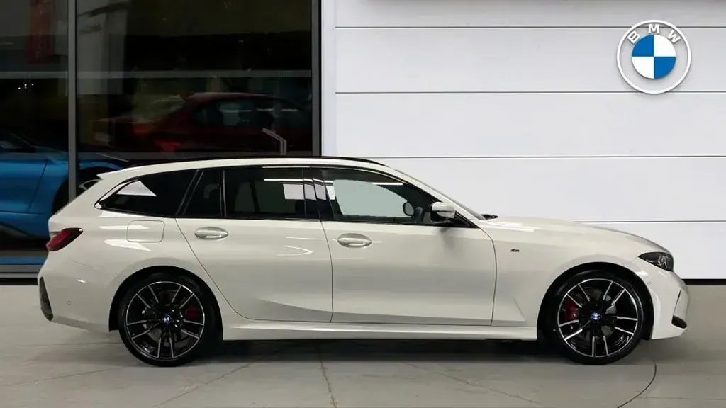 Used BMW 320 M Sport 181 HP (133 kW) 2025 White Estate