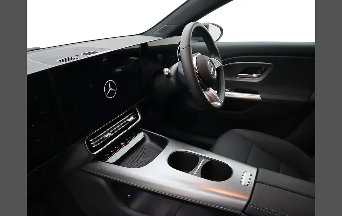 Begagnad Mercedes CLA 250+ 200 kW (272 HK) 2025 Svart Sedan