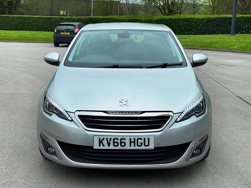 Second-hand Peugeot 308 Allure 2016 Argintiu Hatchback