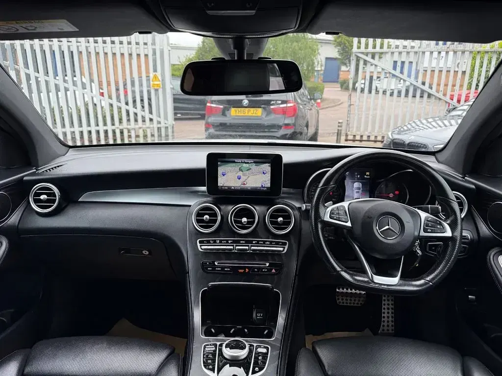 Usado Mercedes GLC220 AMG line 170 HP (125 kW) 2018 Branco Coupé