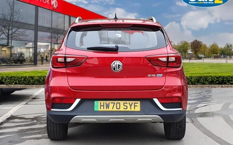 Used MG ZS Exclusive 105 kW (143 HP) 2021 Red SUV