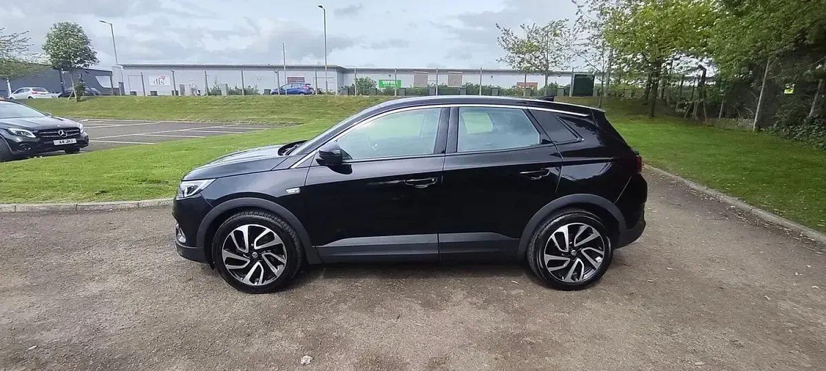 Used Vauxhall Grandland X Elite 130 HP (95 kW) 2019 Black SUV