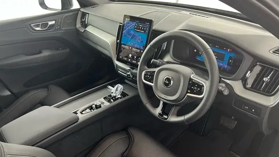 New Volvo XC60 Plus 345 HP (253 kW) 2026 Grey SUV